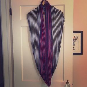 Gap infinity scarf